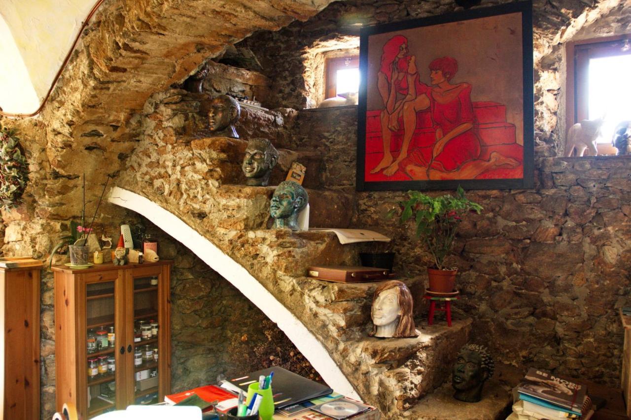 Le Petit Chateau Vezzi Portio Exterior photo